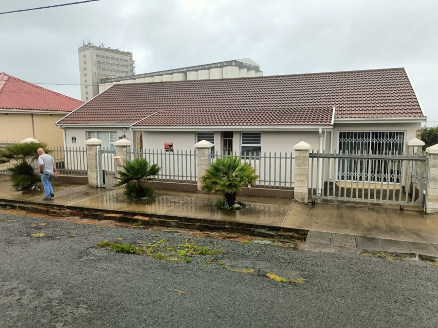 9 Bedroom Property for Sale in Greenfields Eastern Cape
